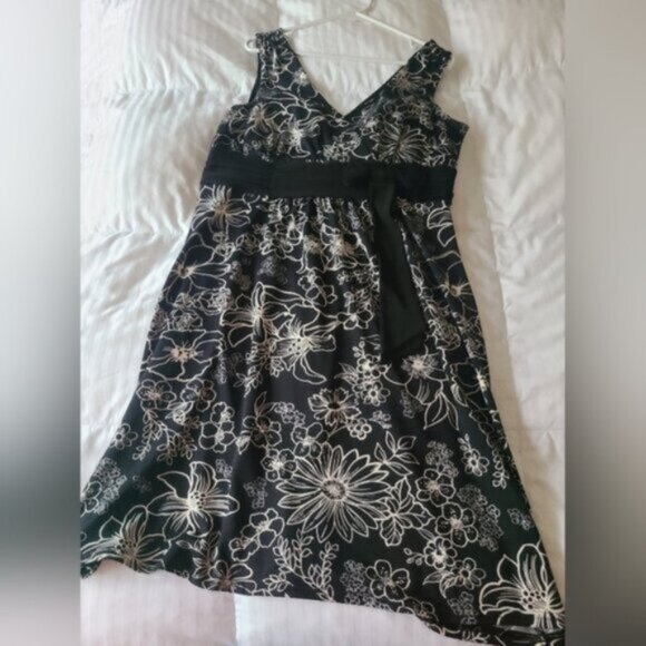 Jessica Petites Floral V Neck Sleeveless Black White Bow 16 Petites Midi Dress - Picture 2 of 7